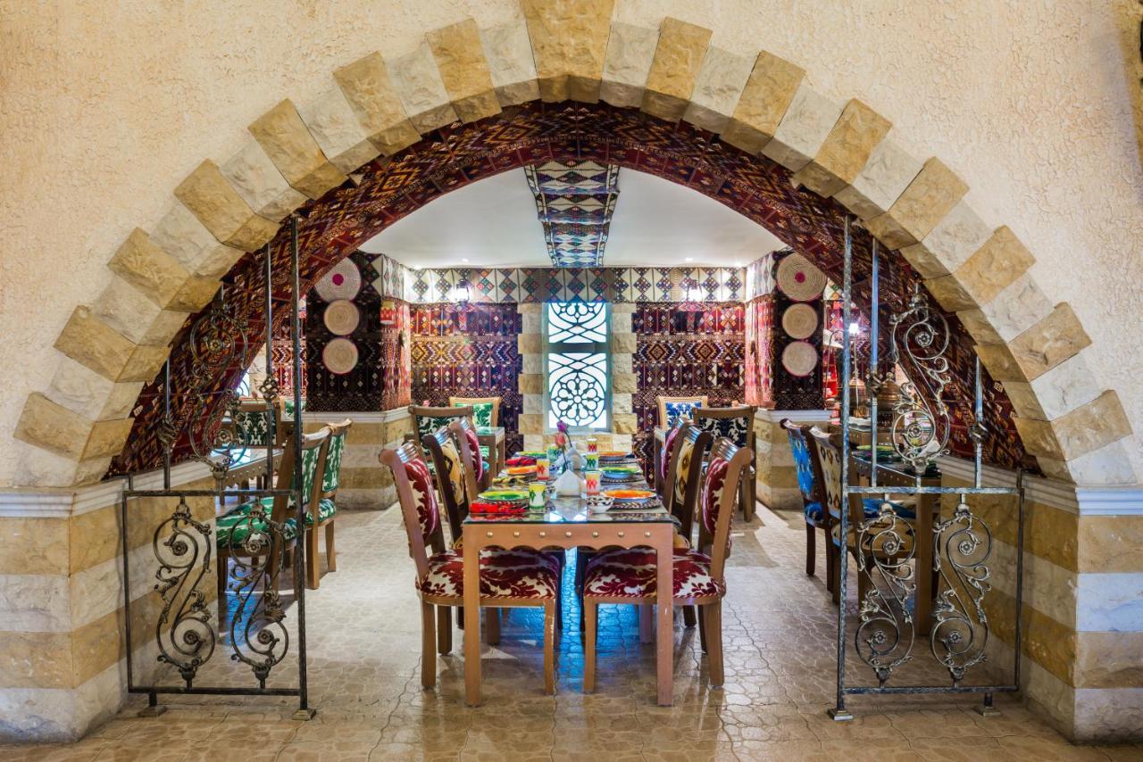 مينا اندلسية
